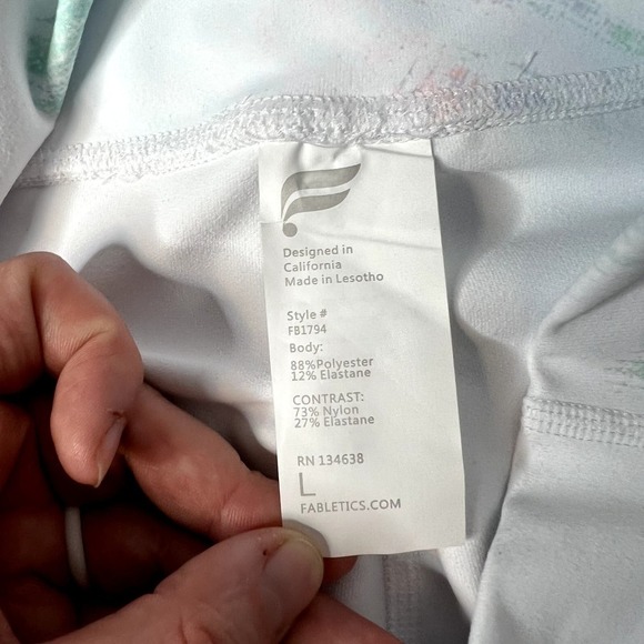 Fabletics High Waisted White & Pastel 7/8 Athletic Leggings Medium - Picture 4 of 4